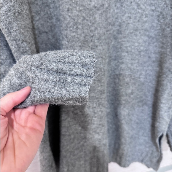 H&M Gray Oversized Sweater in XS - Picture 5 of 7